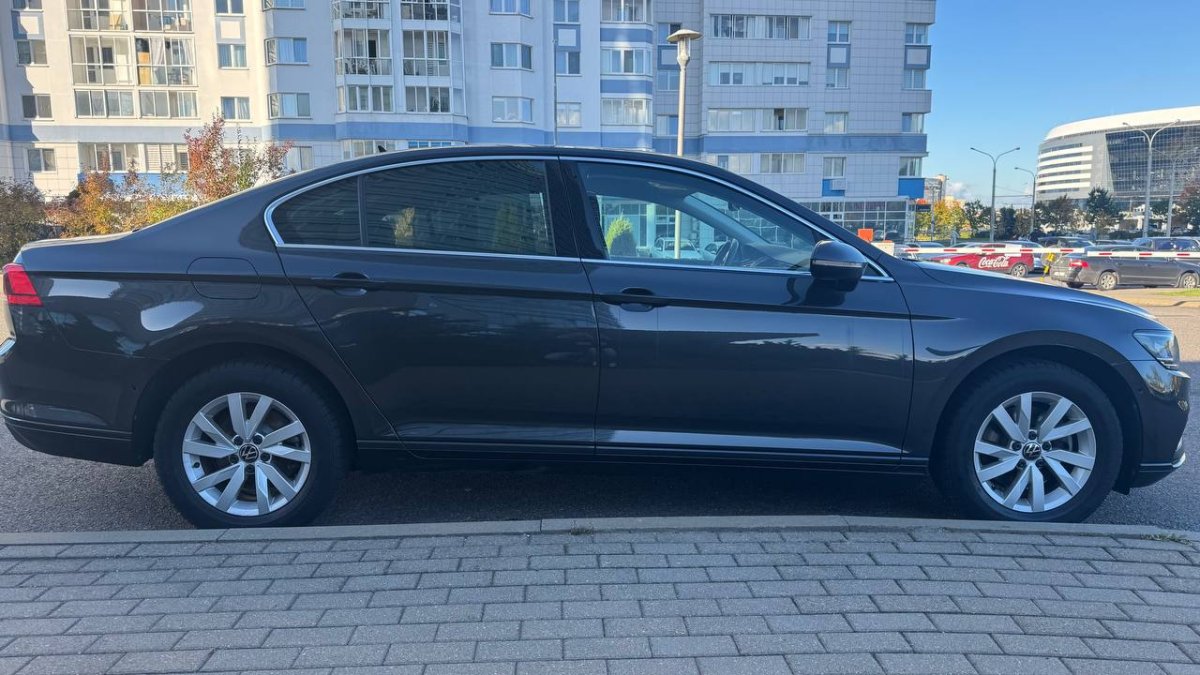 Volkswagen Passat комплектация Business седан