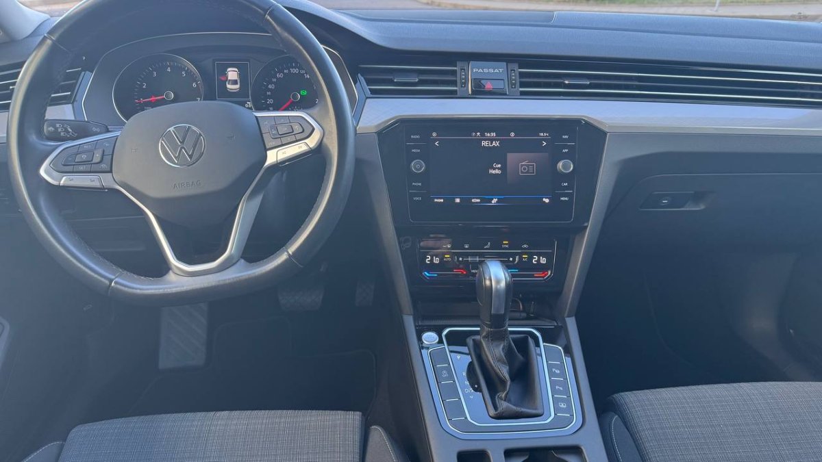 Volkswagen Passat комплектация Business седан