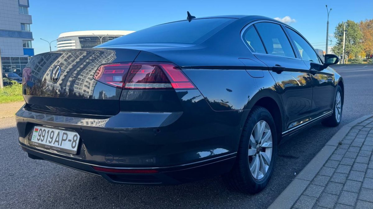 Volkswagen Passat комплектация Business седан